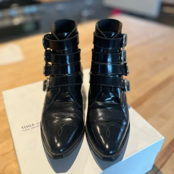 Toga Pulla Four Buckle Western Boot - Picture 5 of 9